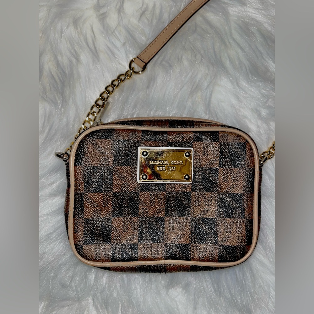 Micheal Kors • Brown MK Crossbody - Picture 2 of 4